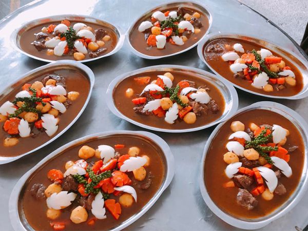Những điểm nổi bật của dịch vụ nấu ăn tại nhà của Đặt Tiệc Sài Gòn 24h